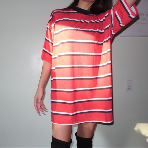 ( SOLD ❗️)  Striped Oversized T-shirt Dress - Picture 4 of 6